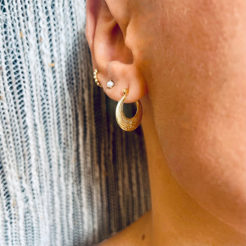 Horse shoe hoop earring with engraving