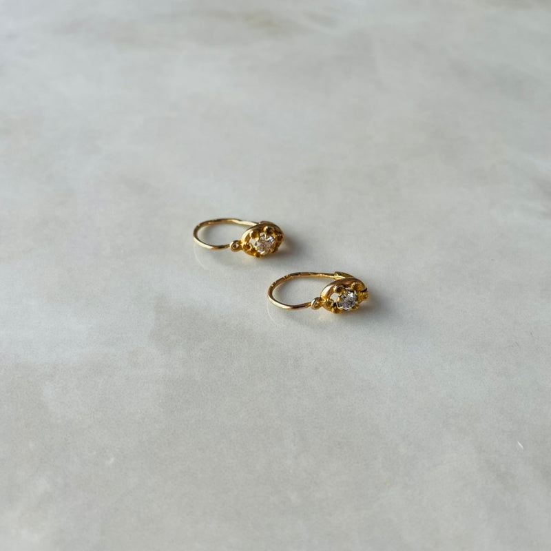 Drop earring with stone | Deheb Malta Jewellery