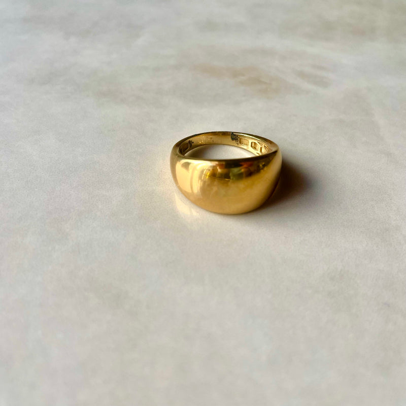 Gold tapered ring band