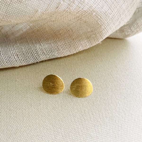 Stud earrings matt gold