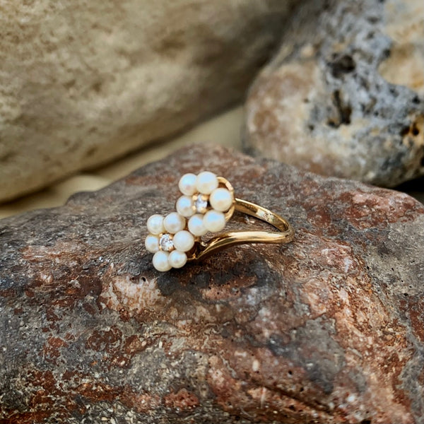 Pearl and Diamond daisy ring 
